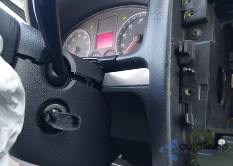 2008 Volkswagen Jetta S z USA, uszkodzony, nr VIN 3VWJM71K38M015261